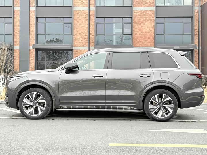 Фото 2 - LiXiang One