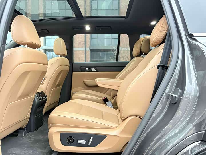 Фото 6 - LiXiang One