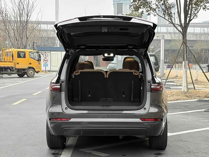 Фото 9 - LiXiang One