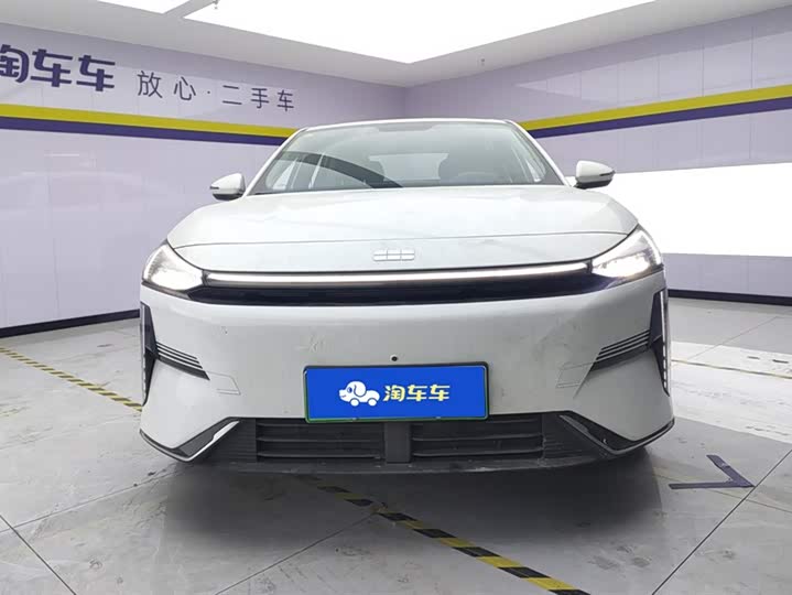 Фото 2 - Geely Galaxy L6