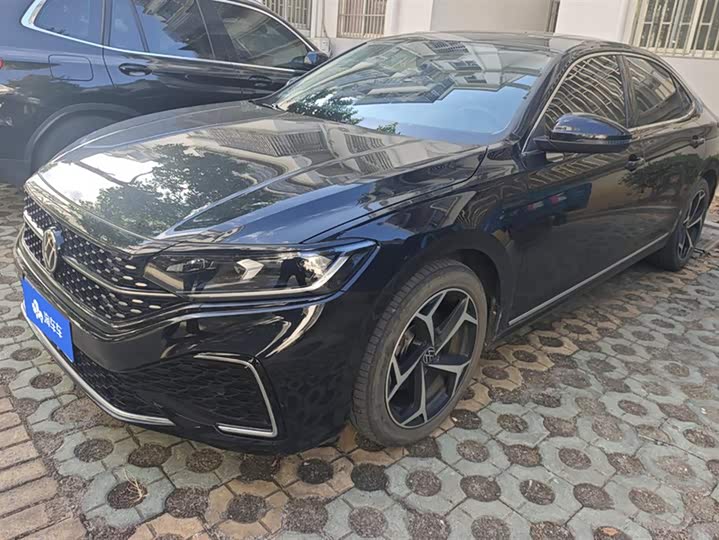 Фото 1 - Volkswagen Passat