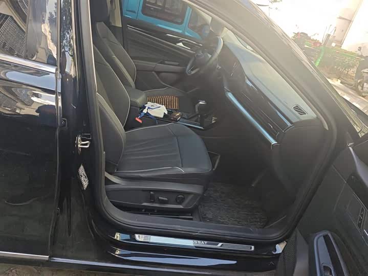 Фото 8 - Volkswagen Passat