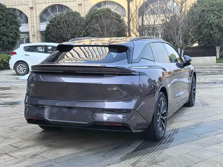 Фото 4 - Zeekr 007 GT