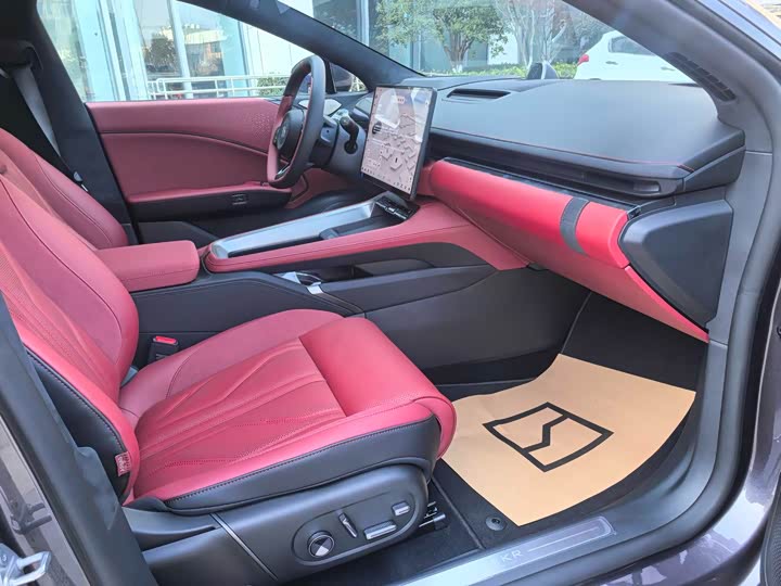 Фото 7 - Zeekr 007 GT