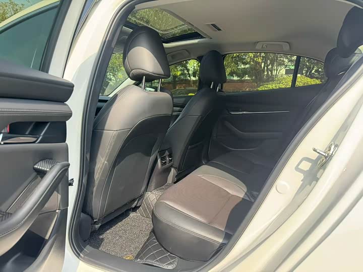 Фото 6 - Mazda 3 (Axela)