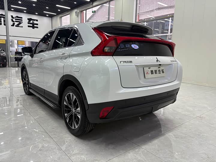 Фото 6 - Mitsubishi Eclipse Cross