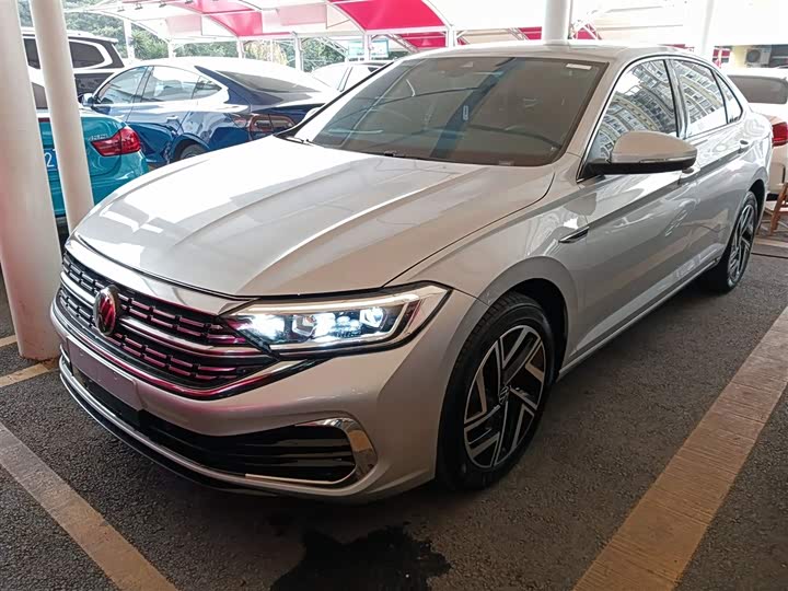 Фото 1 - Volkswagen Sagitar L