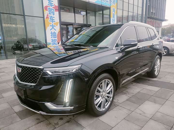 Фото 1 - Cadillac XT6