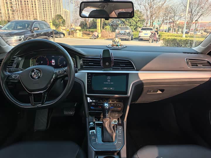 Фото 9 - Volkswagen Lamando L