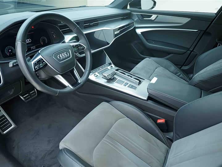 Фото 9 - Audi A6L