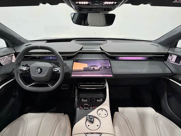 Фото 3 - Lotus Eletre