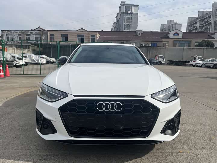 Фото 2 - Audi A4L