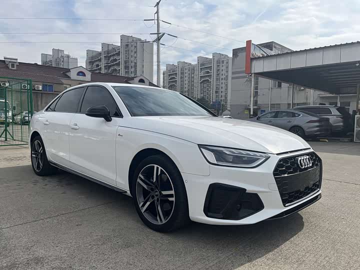 Фото 3 - Audi A4L