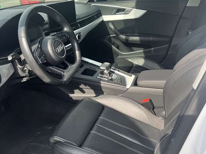 Фото 7 - Audi A4L
