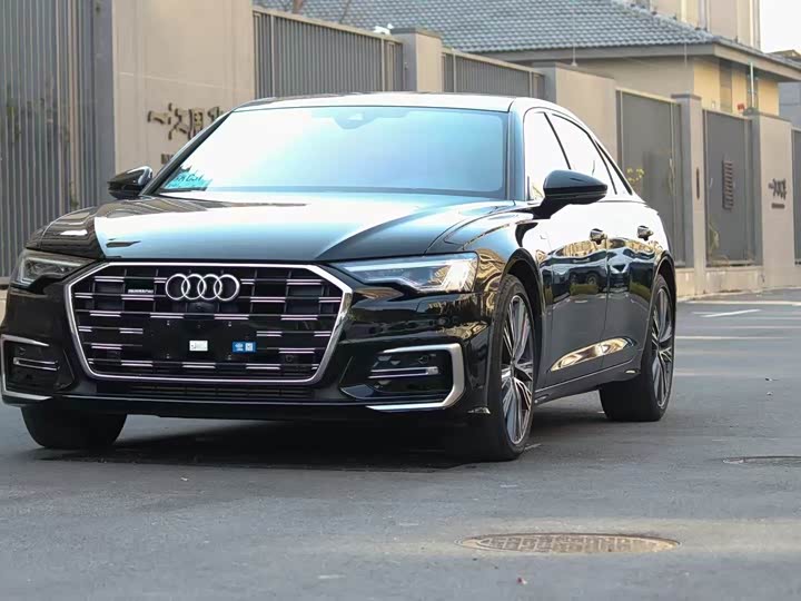 Фото 1 - Audi A6L