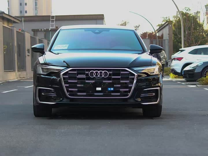 Фото 2 - Audi A6L