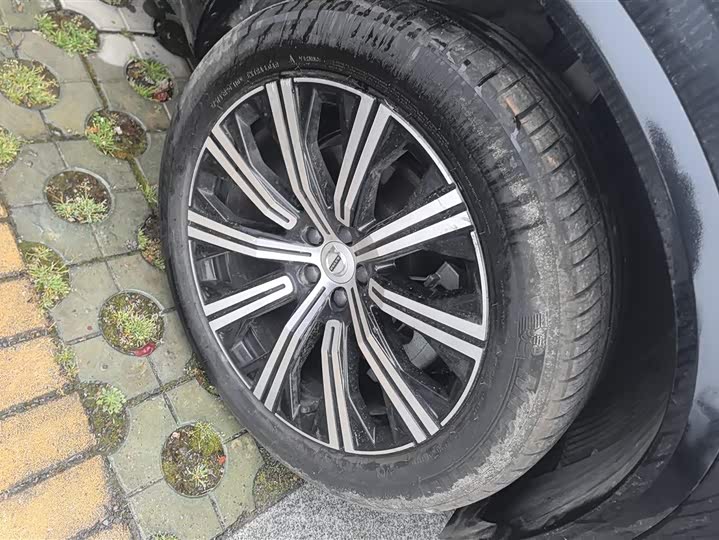 Фото 6 - Volvo XC90