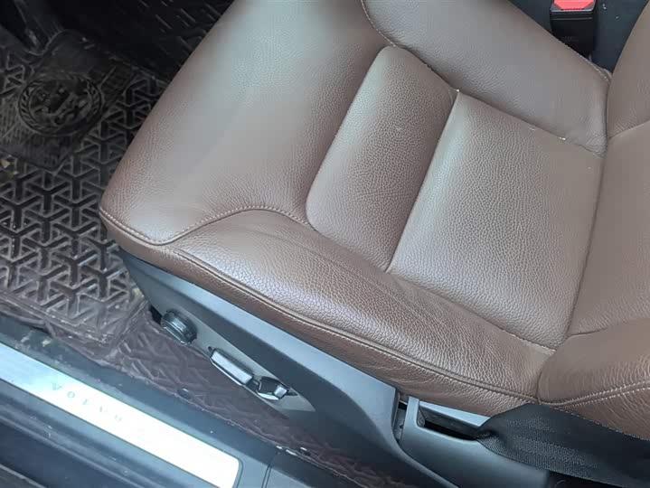 Фото 9 - Volvo XC90