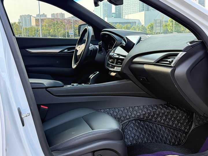 Фото 8 - Cadillac CT5