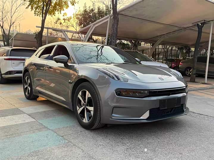 Фото 3 - Zeekr 001