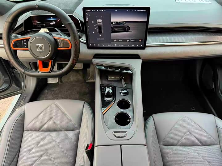 Фото 9 - Zeekr 001