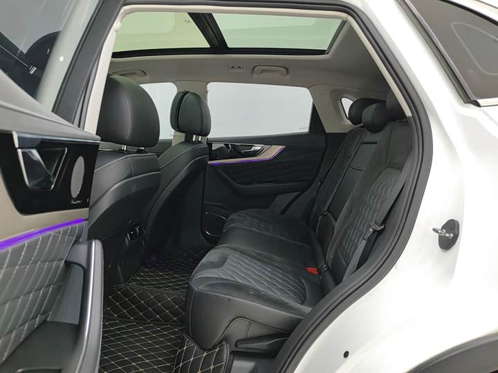 Фото 8 - Hongqi HS5