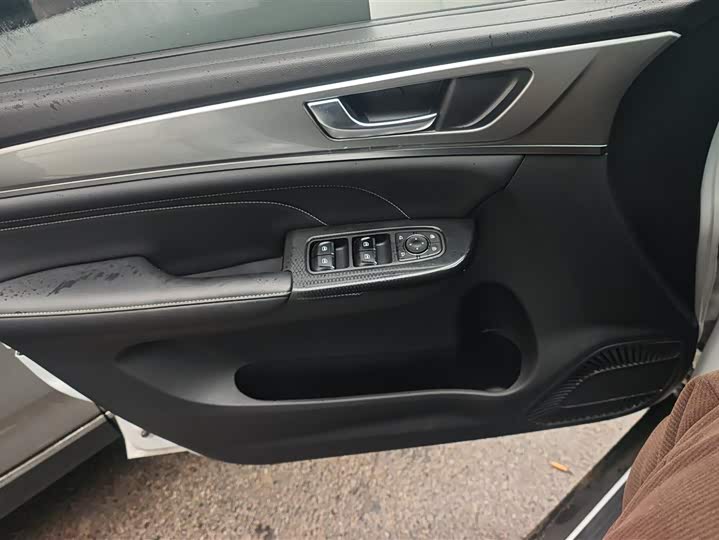 Фото 7 - Haval M6