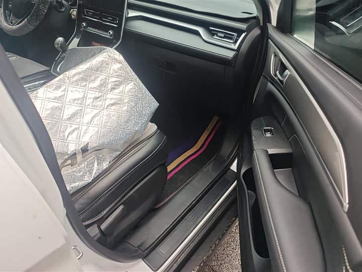 Фото 8 - Haval M6