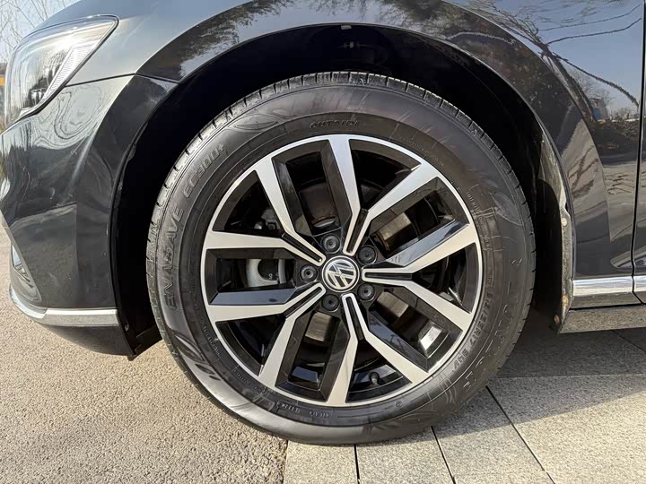 Фото 7 - Volkswagen Magotan