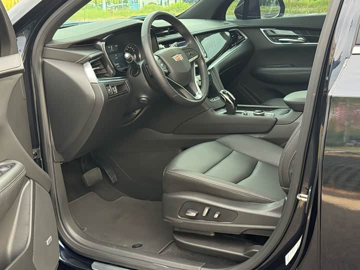 Фото 4 - Cadillac XT6