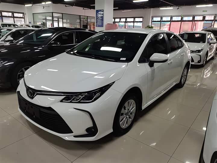 Фото 1 - Toyota Corolla