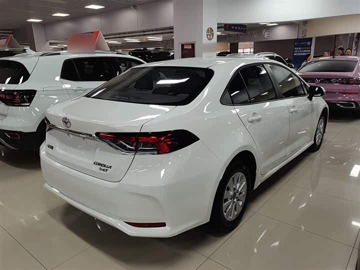 Фото 7 - Toyota Corolla