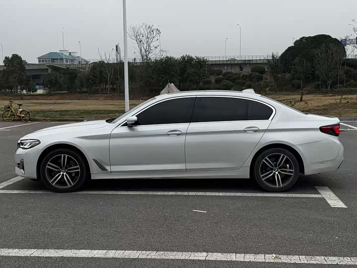 Фото 3 - BMW 5 Series