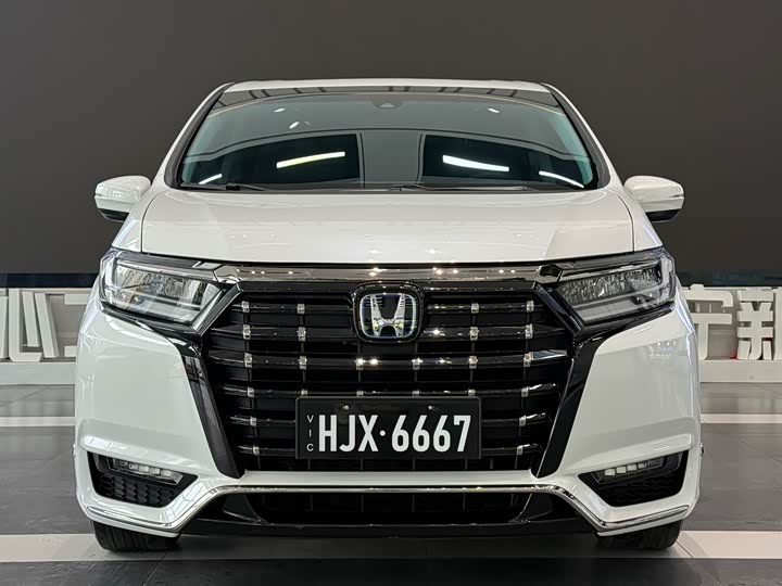 Фото 2 - Honda Elysion