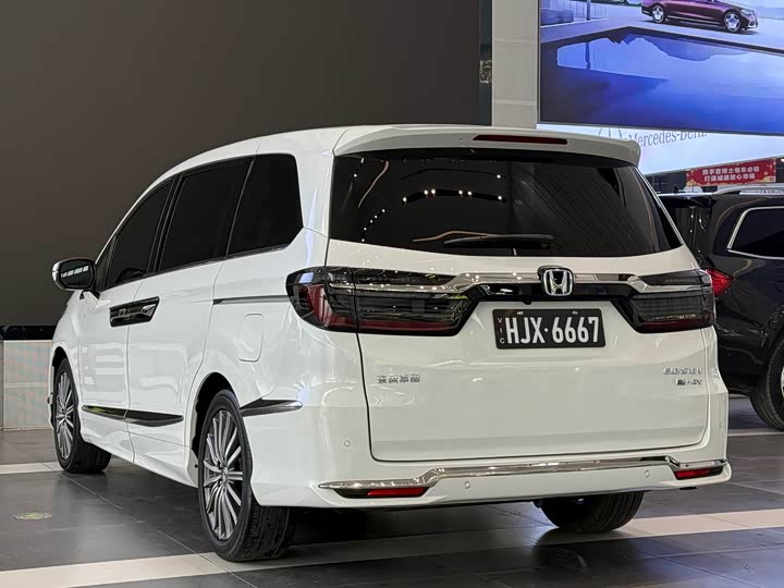 Фото 7 - Honda Elysion