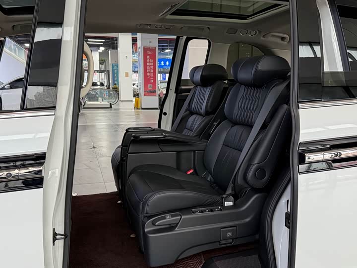 Фото 9 - Honda Elysion