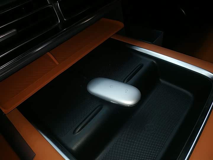 Фото 9 - LiXiang L7