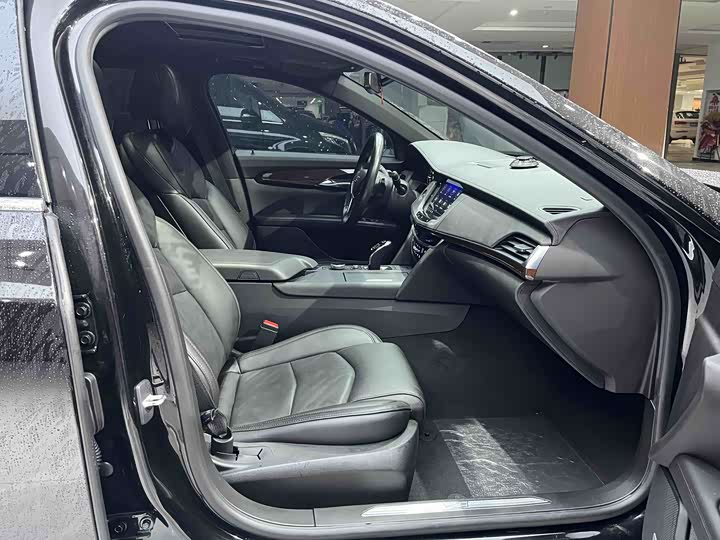 Фото 8 - Cadillac CT6