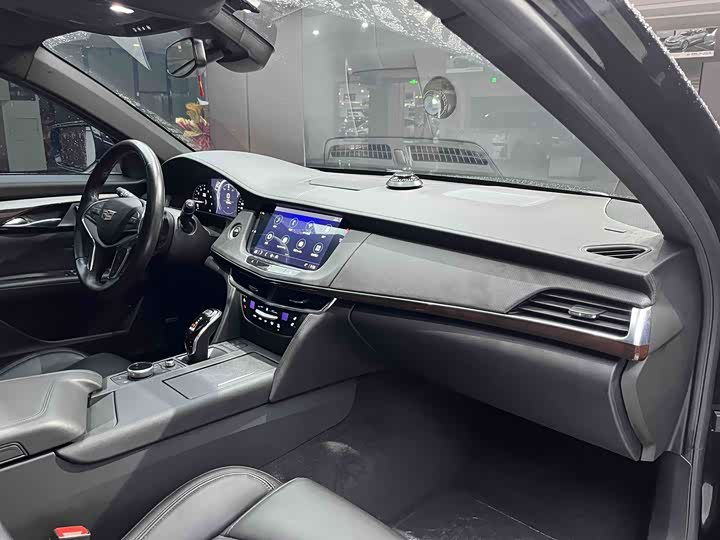 Фото 9 - Cadillac CT6