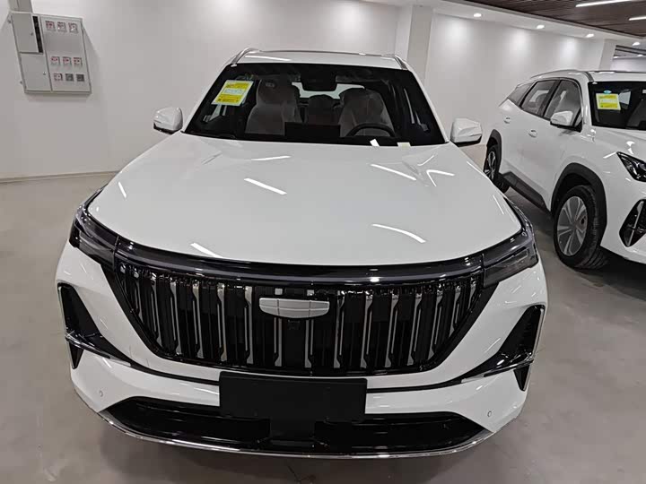 Фото 3 - Geely Atlas L