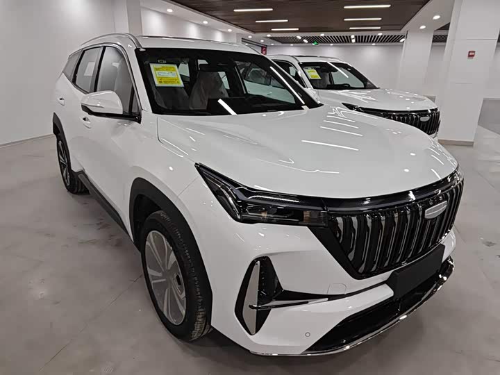 Фото 4 - Geely Atlas L