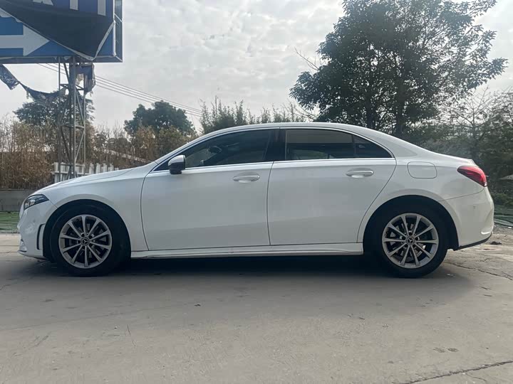 Фото 8 - Mercedes-Benz A-Class