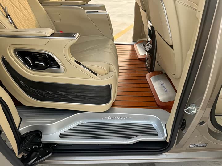 Фото 9 - Buick GL8 ES