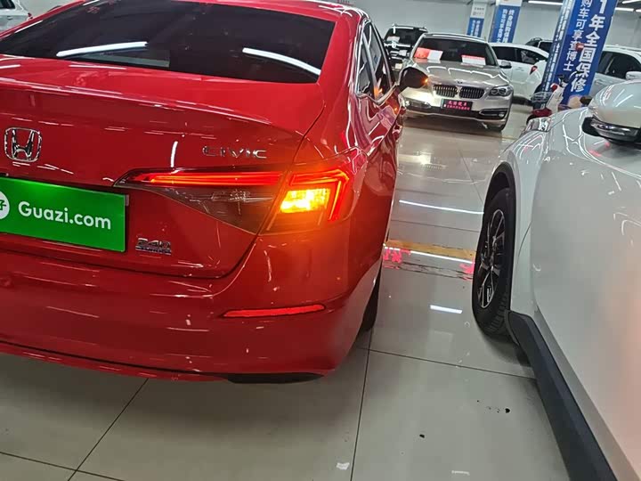 Фото 8 - Honda Civic