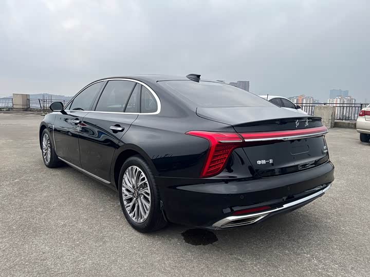 Фото 7 - Hongqi H5