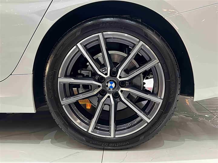 Фото 9 - BMW 3 Series