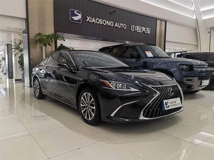 Фото 3 - Lexus ES