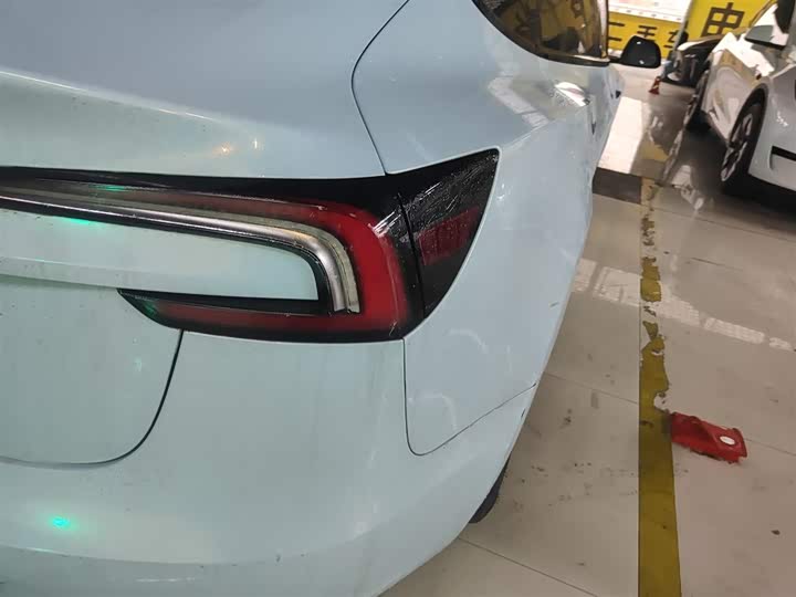 Фото 8 - Tesla Model 3