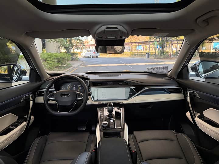 Фото 8 - Geely Atlas