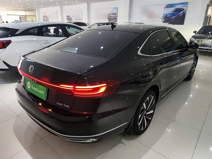 Фото 7 - Volkswagen Passat